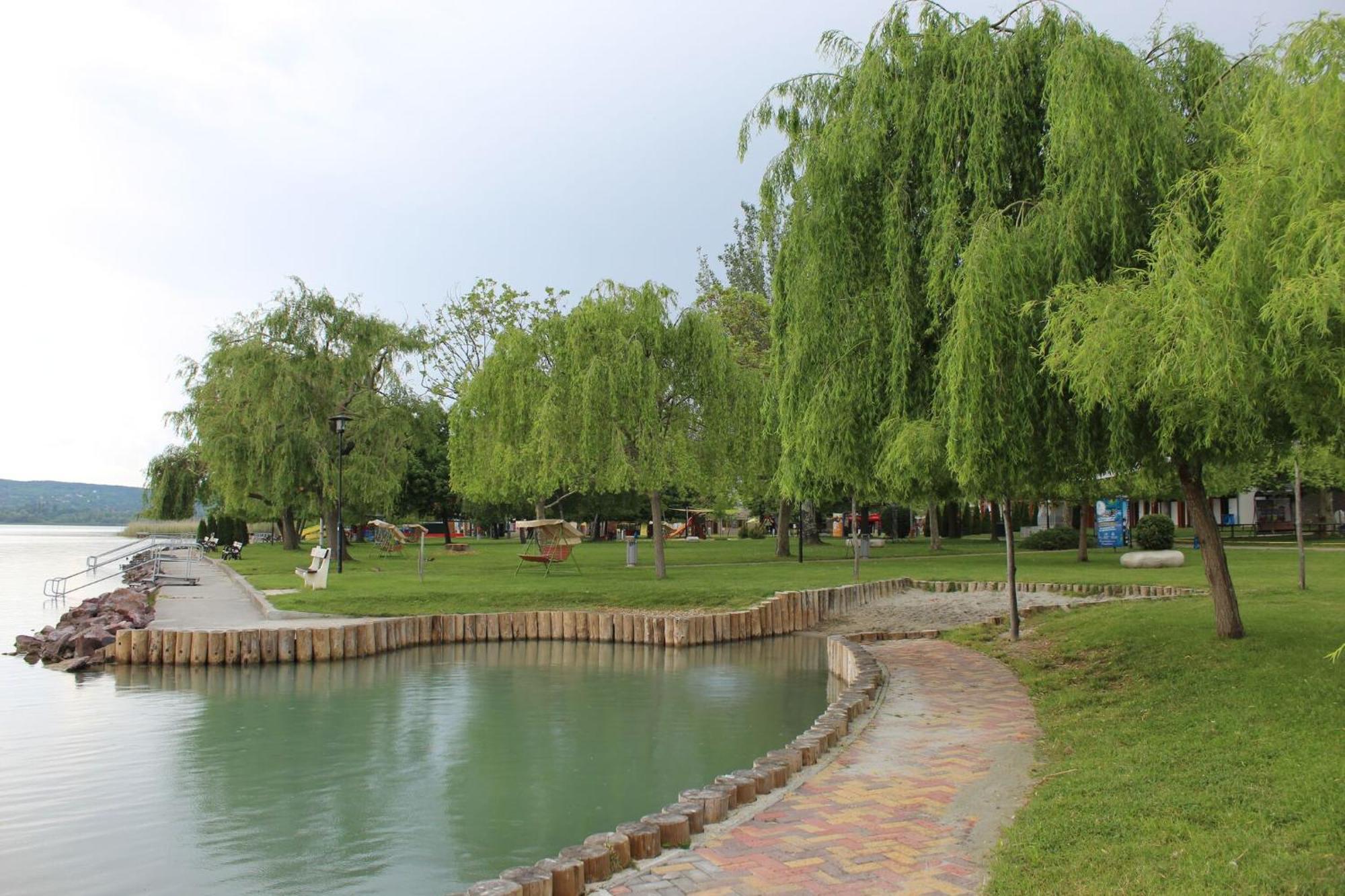 Foeveny Apartmanok Balatonfůzfő Exteriér fotografie